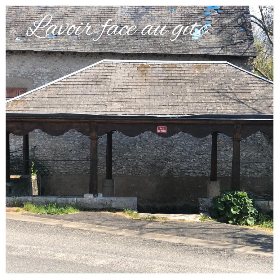 Le Gite Du Lavoir - Les Gites De Josephine Courbouzon  Luaran gambar